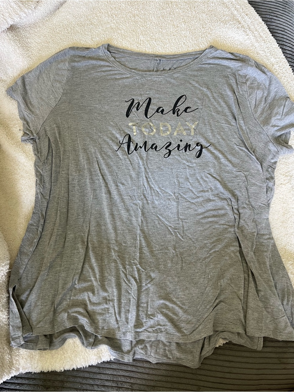 LIVI ACTIVE Make Today Amazing Grey Women's Tee